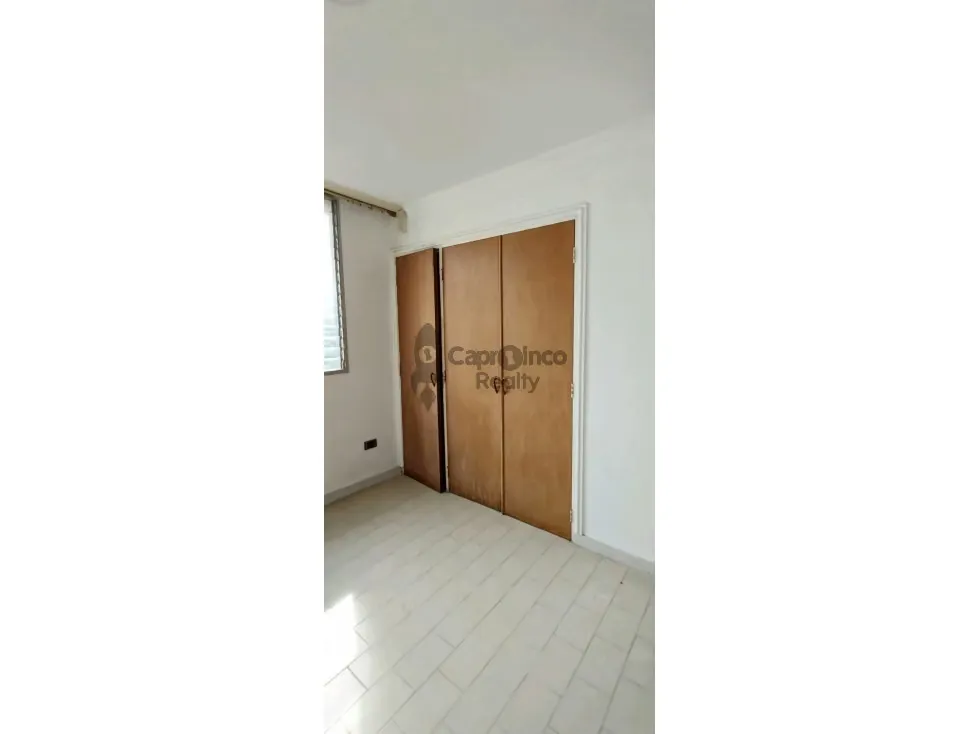 Venta de apartamento espacioso, amoblado, res. Santo Angel Prebo I - 44