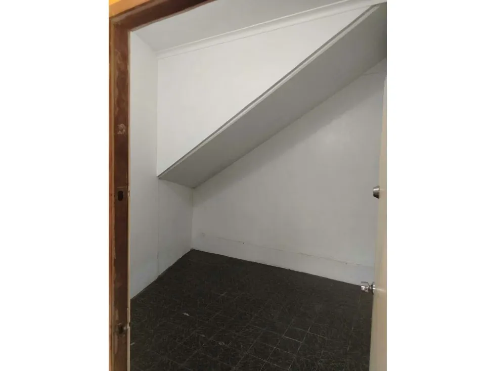 Alquilo local comercial 80m2 Monte Cristo 8200 - 2