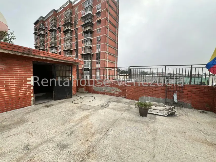 Casa (Multipes Niveles) en Venta en Catia, Distrito Metropolitano - 20