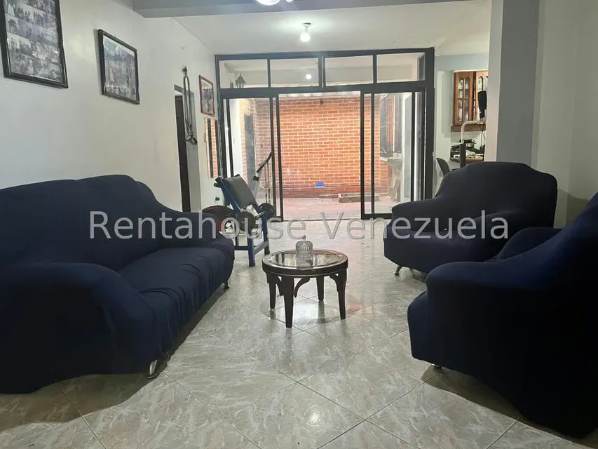 Casa (Multipes Niveles) en Venta en Catia, Distrito Metropolitano - 3