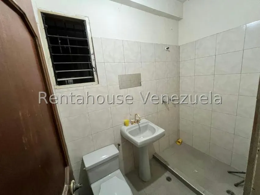 Casa (Multipes Niveles) en Venta en Catia, Distrito Metropolitano - 31
