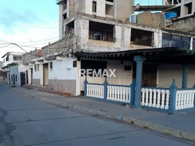ALQUILA LOCAL COMERCIAL 56M2 FRENTE AL MALECON DE CHICHIRIVICHE FALCON - 4