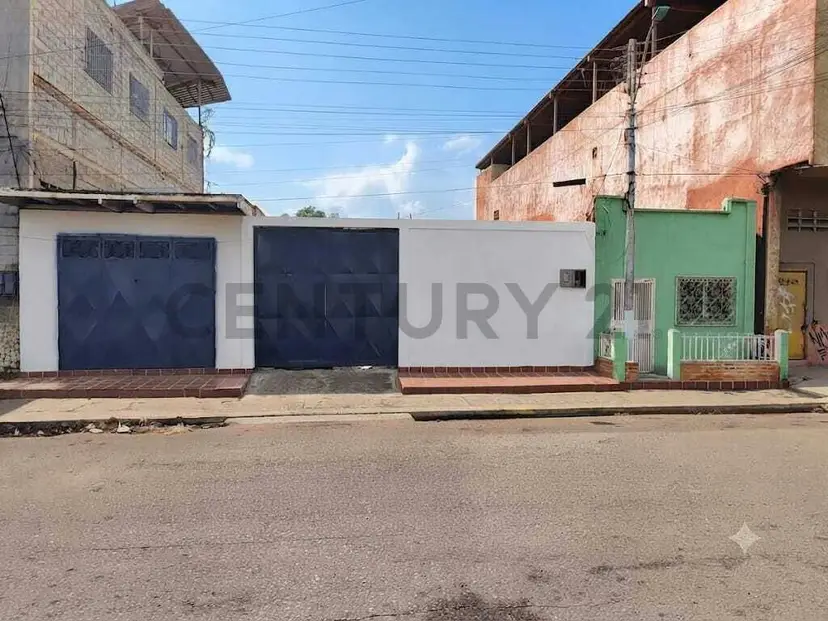 Venta de local comercial, casa y terreno en Bella Vista, Puerto la Cruz