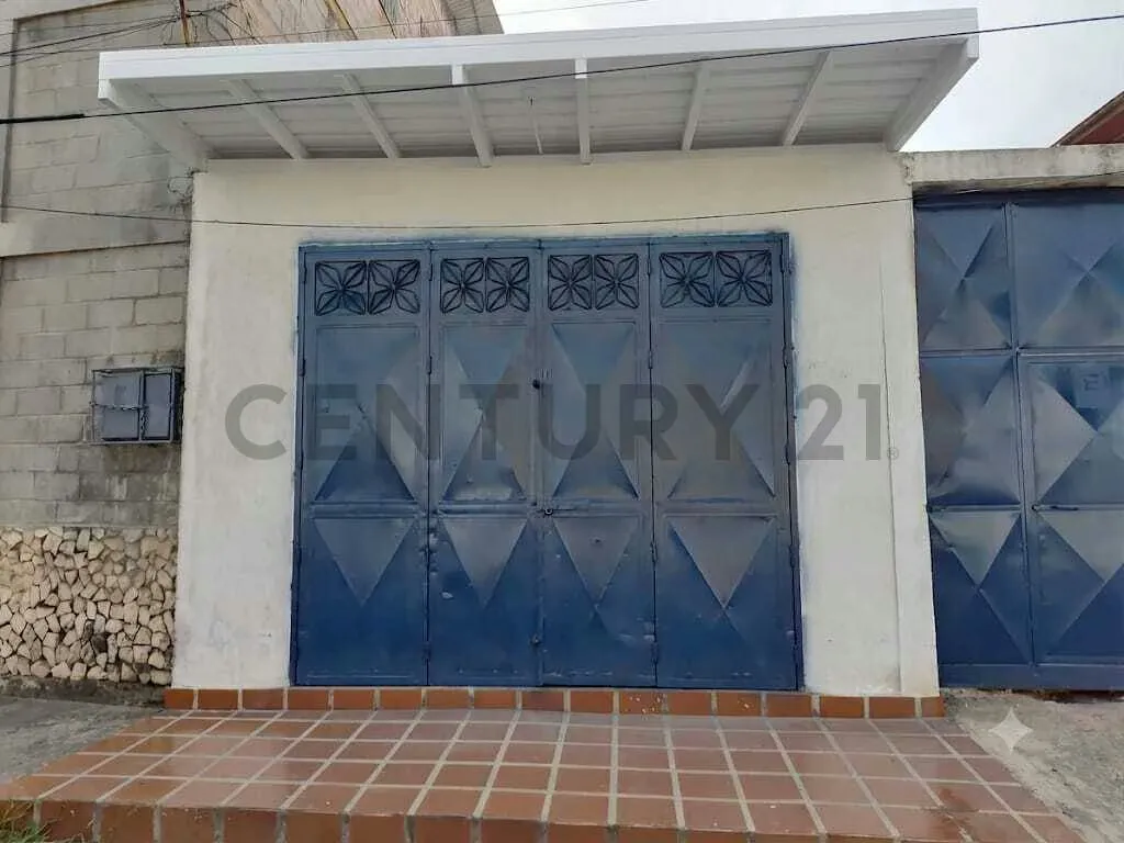 Venta de local comercial, casa y terreno en Bella Vista, Puerto la Cruz - 2
