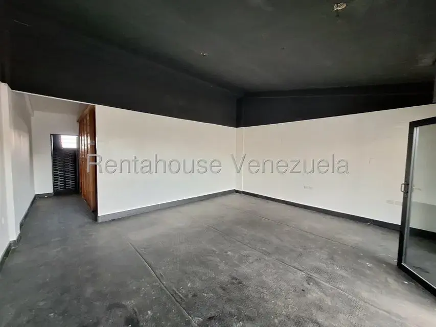 Local Comercial en Alquiler en Montemayor, Carabobo - 4