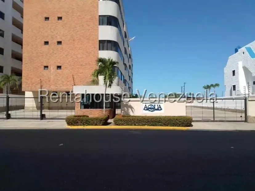 Apartamento (Planta Baja) en Venta en Puerto Encantado, Miranda