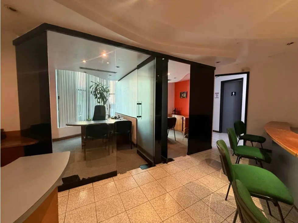 Oficina en Alquiler en Chacao, 150M2 - 4