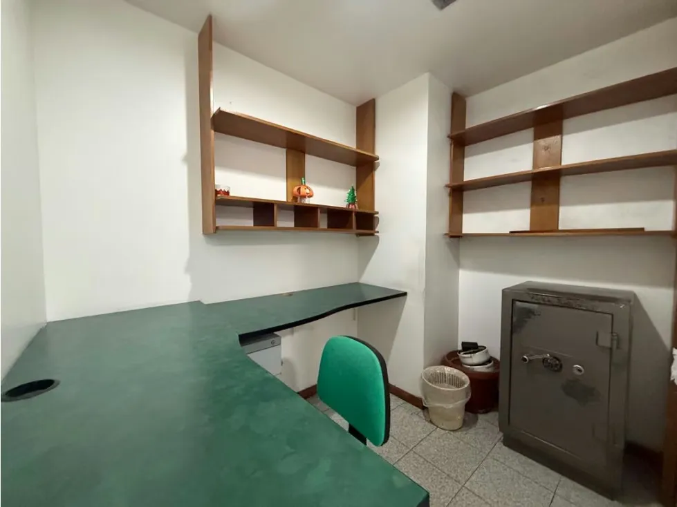 Oficina en Alquiler en Chacao, 150M2 - 9