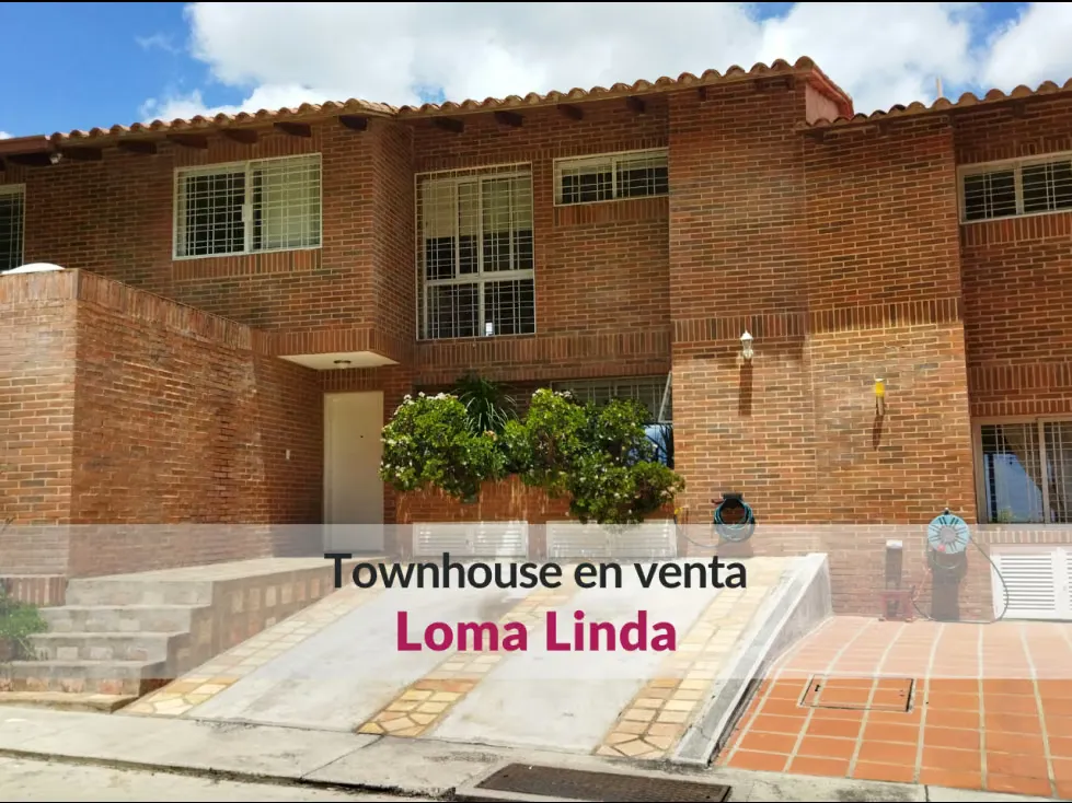 Townhouse en Venta en Loma Linda con terraza y vista al Ávila