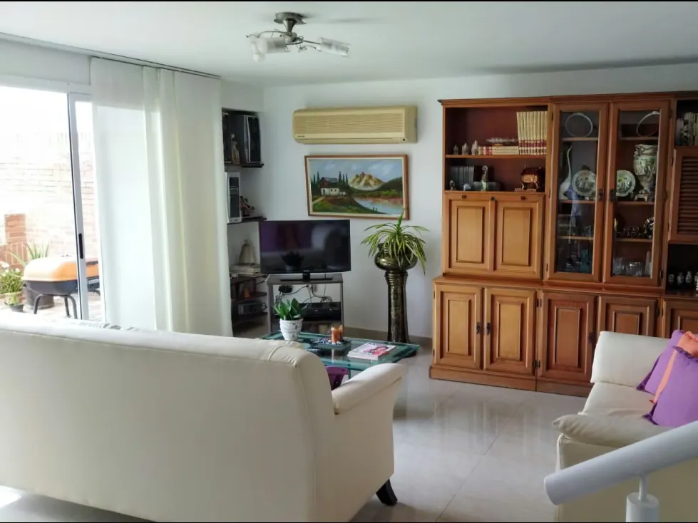 Townhouse en Venta en Loma Linda con terraza y vista al Ávila - 9