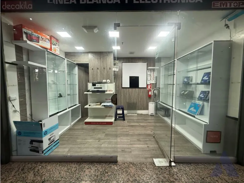 Se vende local a pie de calle 12mts+12mts Lomas de la Lagunita 2543