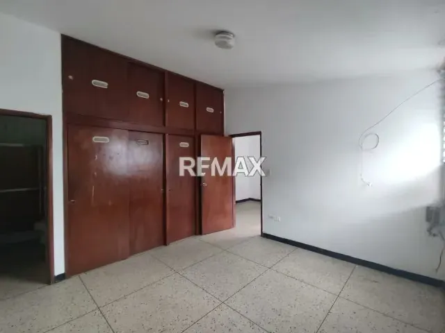 Tu Próximo Hogar: Alquiler de Casa Independiente. Segura y Tradicional - 5