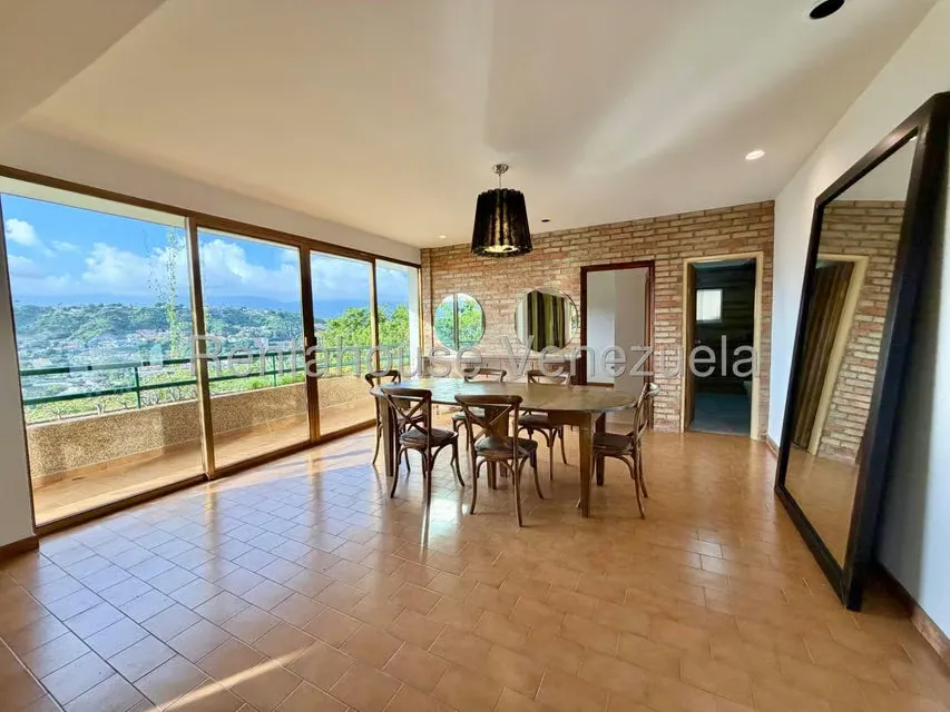 Apartamento (1 Nivel) en Alquiler en Prados del Este, Distrito Metropolitano
