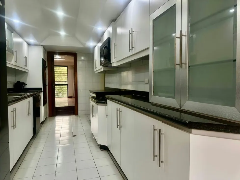 Se vende Apto 240m² 3h+s/3b+s/3p Colinas de Valle Arriba - 11