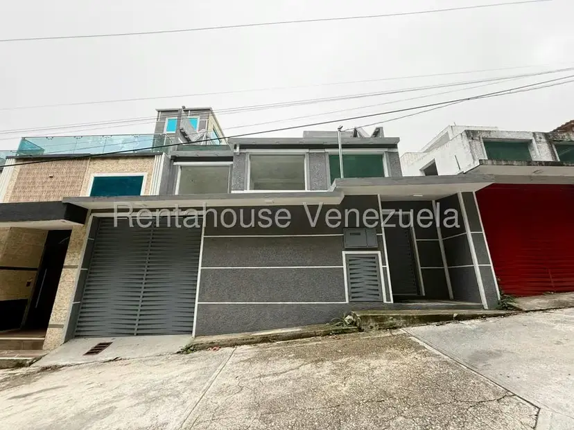 Casa (Duplex) en Venta en Oripoto, Distrito Metropolitano