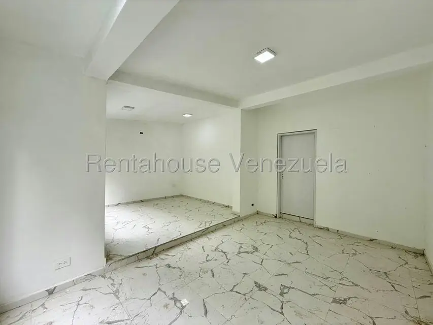 Casa (Duplex) en Venta en Oripoto, Distrito Metropolitano - 11