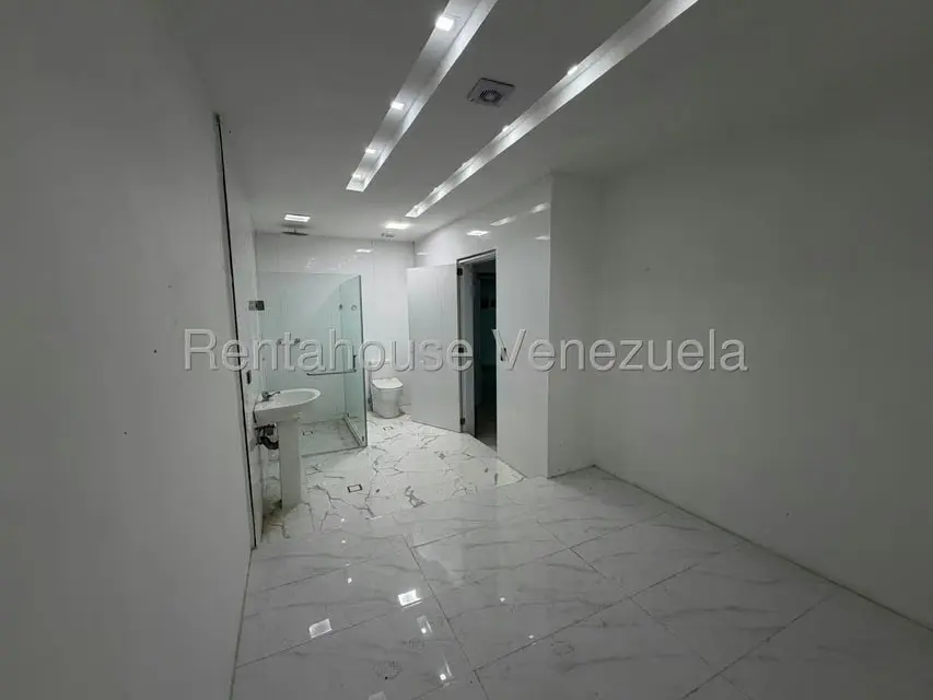 Casa (Duplex) en Venta en Oripoto, Distrito Metropolitano - 12
