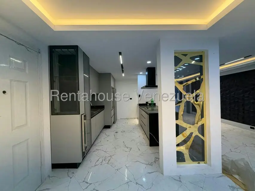 Casa (Duplex) en Venta en Oripoto, Distrito Metropolitano - 5