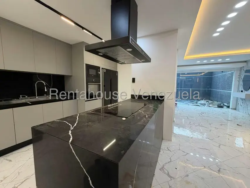 Casa (Duplex) en Venta en Oripoto, Distrito Metropolitano - 6