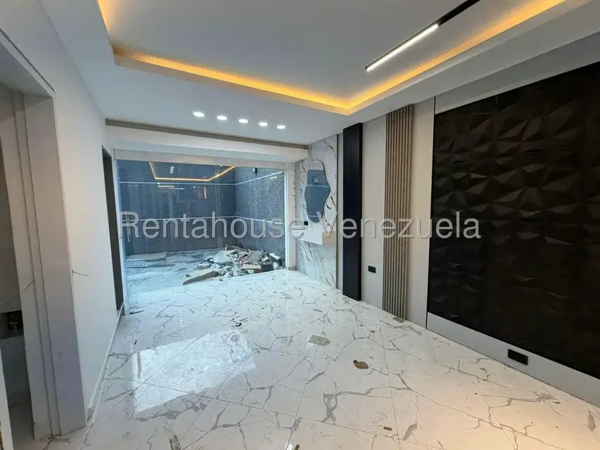 Casa (Duplex) en Venta en Oripoto, Distrito Metropolitano - 9