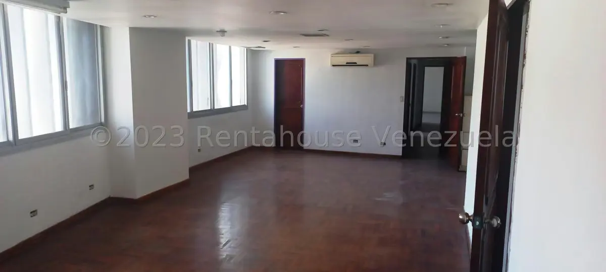 Oficina en Venta en Parroquia Catedral, Distrito Metropolitano - 13