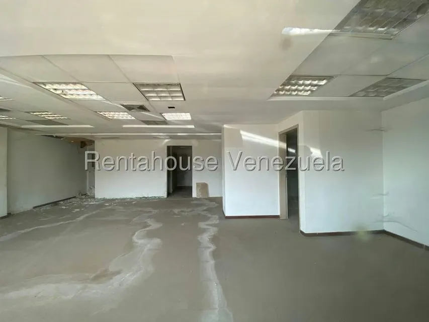 Local Comercial en Venta en Zona Industrial Sur, Zulia - 3