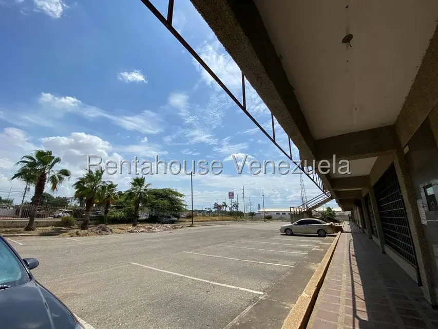 Local Comercial en Venta en Zona Industrial Sur, Zulia - 5