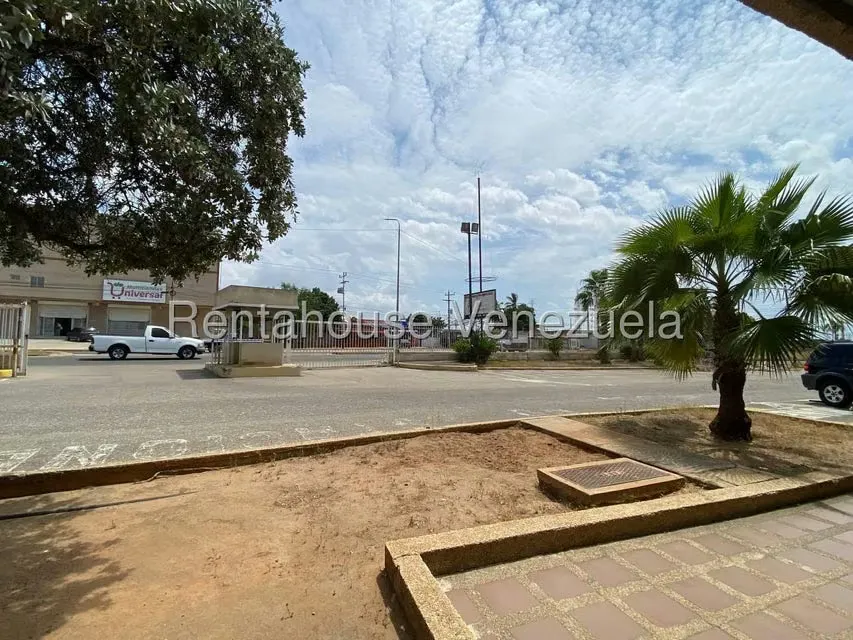 Local Comercial en Venta en Zona Industrial Sur, Zulia - 8