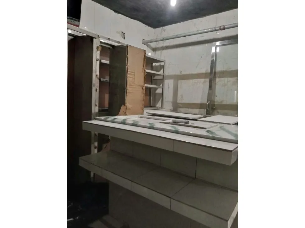 Local en Alquiler P-1: El Punto Estratégico de La Candelaria Caracas - 5