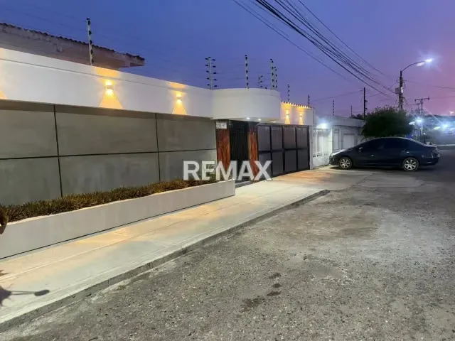 Casa en Venta Urb. La California