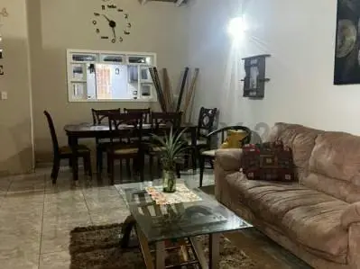 En Venta casa en Urb. Palomar comoda y con excelente accesibilidad