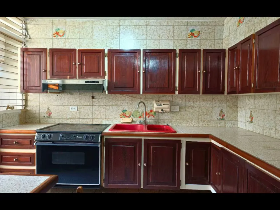 Apartamento en Venta Urb El Cafetal, 127MT2,4H,3B,1E 25-71 - 6