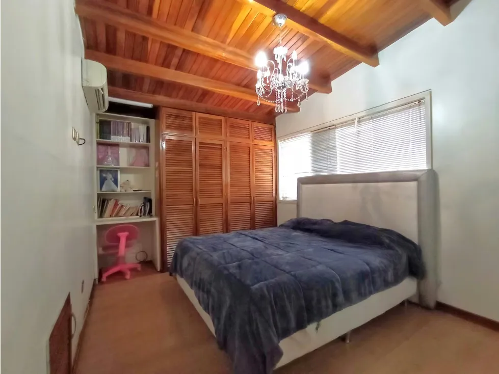 Casa en Venta La Trinidad. Urb. Sorocaima 8H/8B/3PE 463C 504T - 18