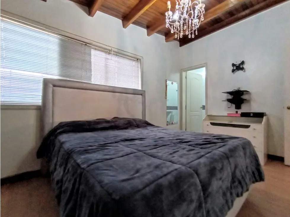 Casa en Venta La Trinidad. Urb. Sorocaima 8H/8B/3PE 463C 504T - 19