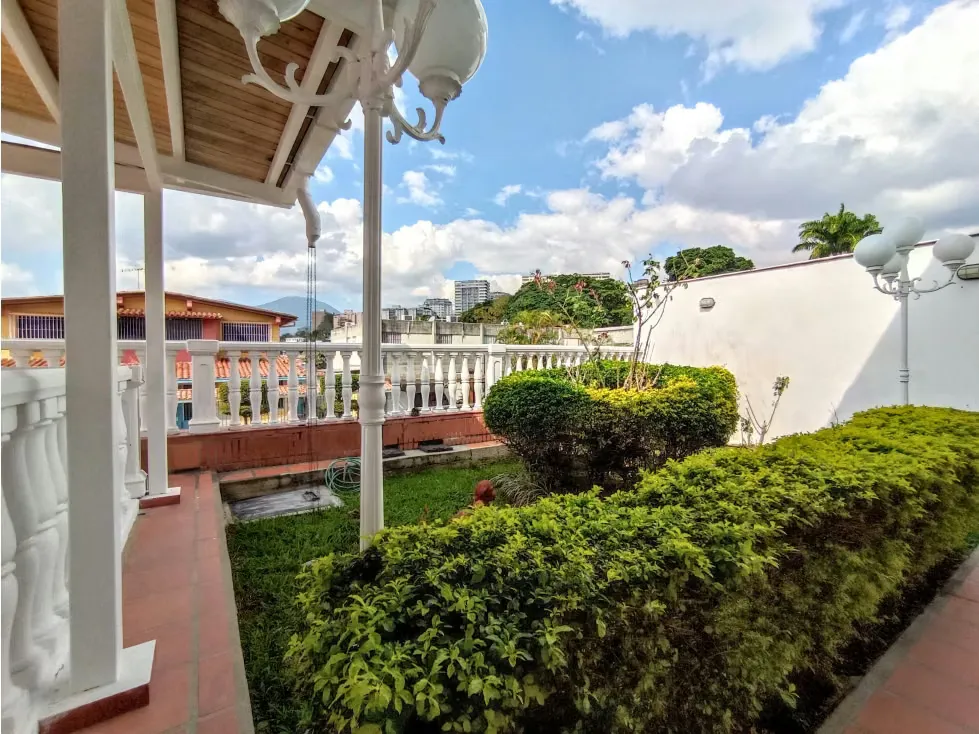 Casa en Venta La Trinidad. Urb. Sorocaima 8H/8B/3PE 463C 504T - 37