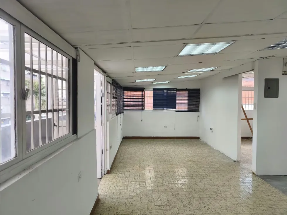 CASA COMERCIAL EN ALQUILER LA CALIFORNIA NORTE 409mts/4B/2PE - 18