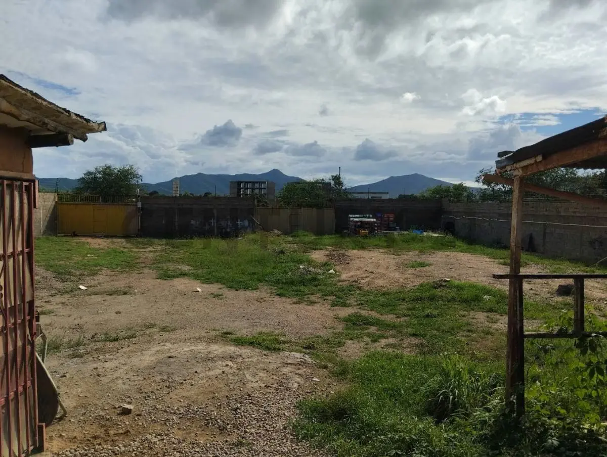 Venta de Edificio Comercial en la isla de Margarita : 1.268 m² de Construcción - 11