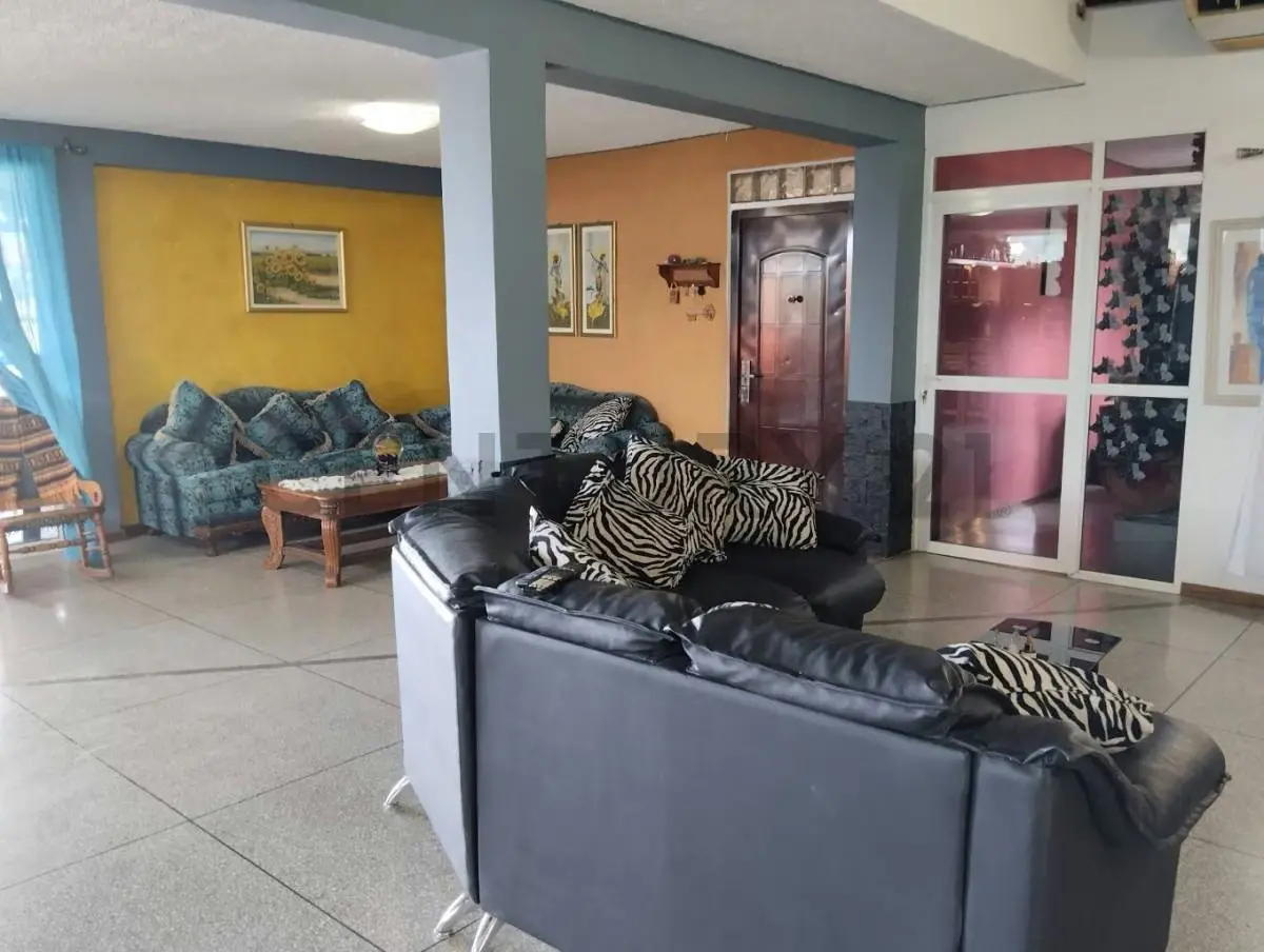 Venta de Edificio Comercial en la isla de Margarita : 1.268 m² de Construcción - 4