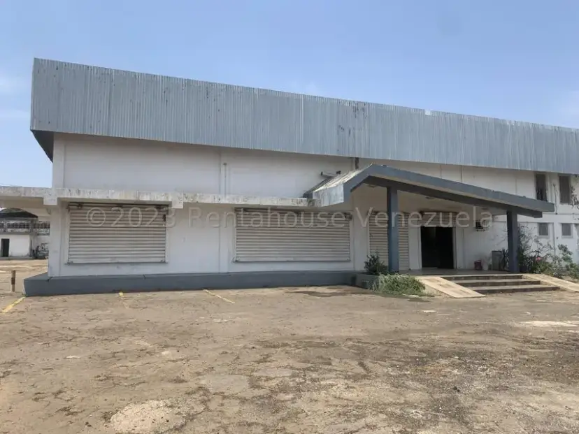 Comercial (Local Comercial) en Alquiler en Avenida Goajira, Zulia