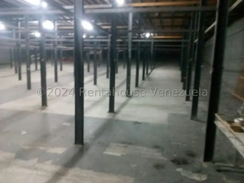 Local Comercial en Alquiler en Guarenas, Miranda - 24