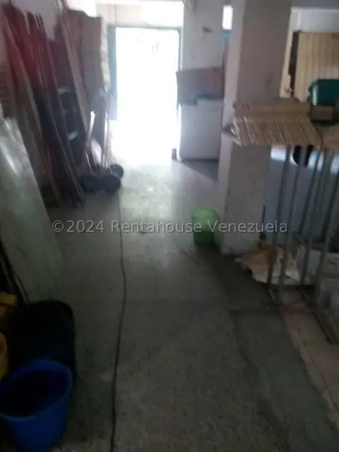 Local Comercial en Alquiler en Guarenas, Miranda - 4