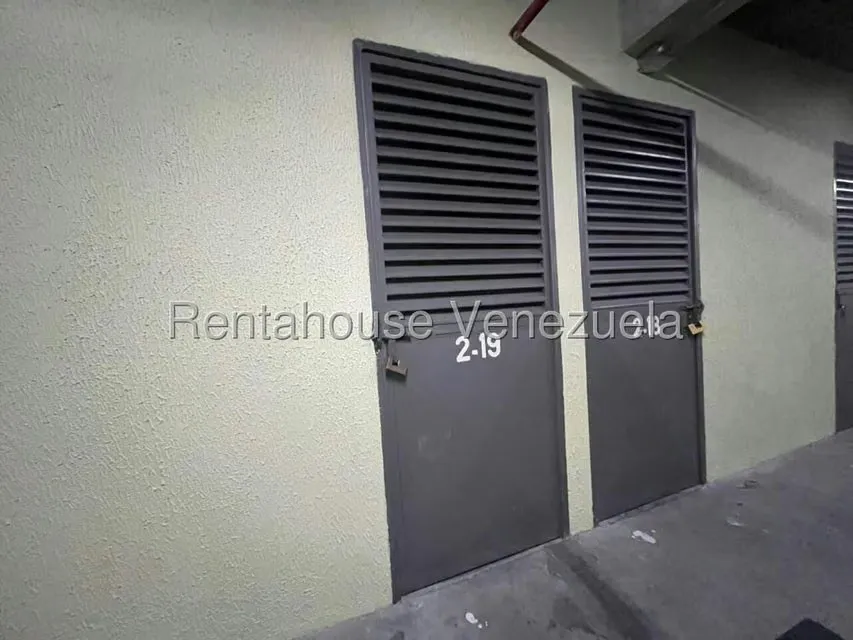 Apartamento (1 Nivel) en Venta en Los Dos Caminos, Distrito Metropolitano - 14