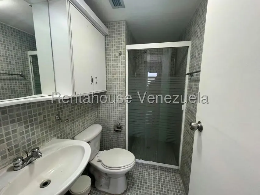 Apartamento (1 Nivel) en Venta en Los Dos Caminos, Distrito Metropolitano - 9