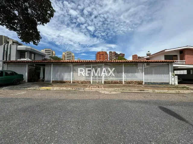 Casa Urb El Pedregal I para remodelar