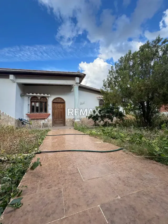 Casa Urb El Pedregal I para remodelar - 3