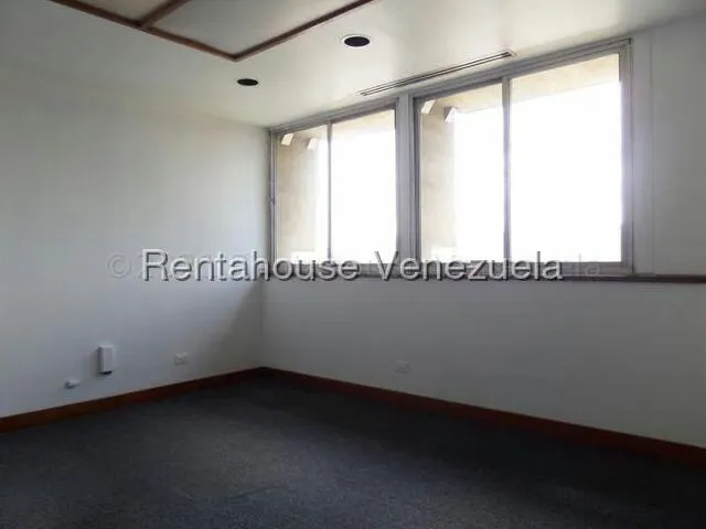 Oficina en Alquiler en Plaza Venezuela, Distrito Metropolitano - 9