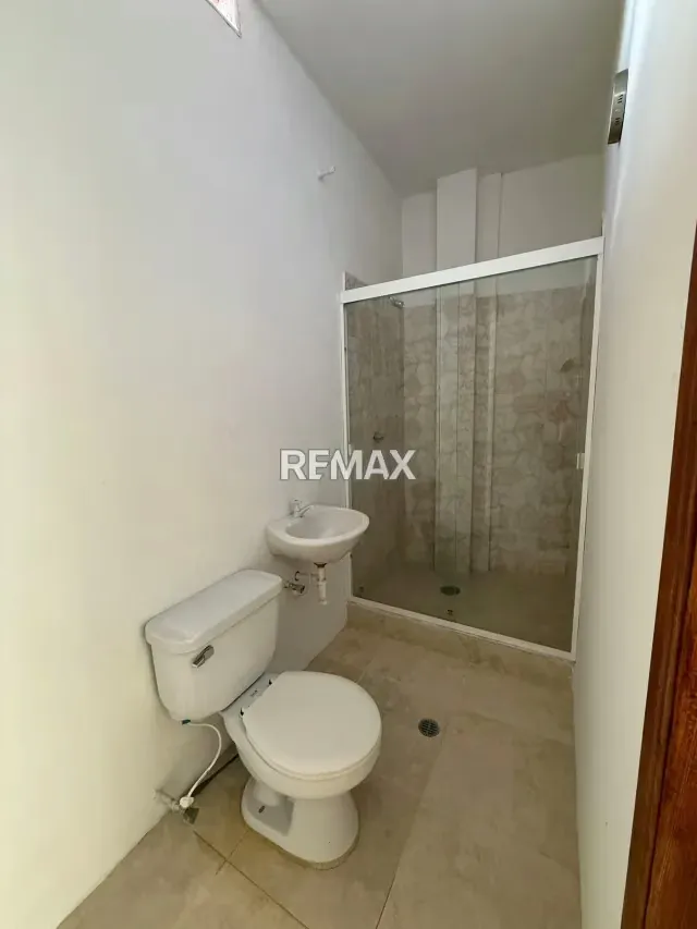 Local Comercial en Alquiler Calle 15, Sector Garviras Local 2: - 6