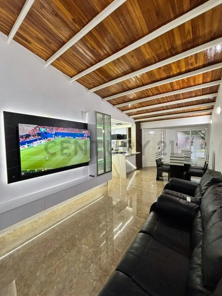 En venta casa moderna Conjunto Residencial Santa Clara