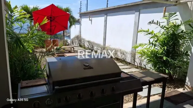 en venta Casa de Diseño Contemporáneo en Colinas de Pirineos - 4