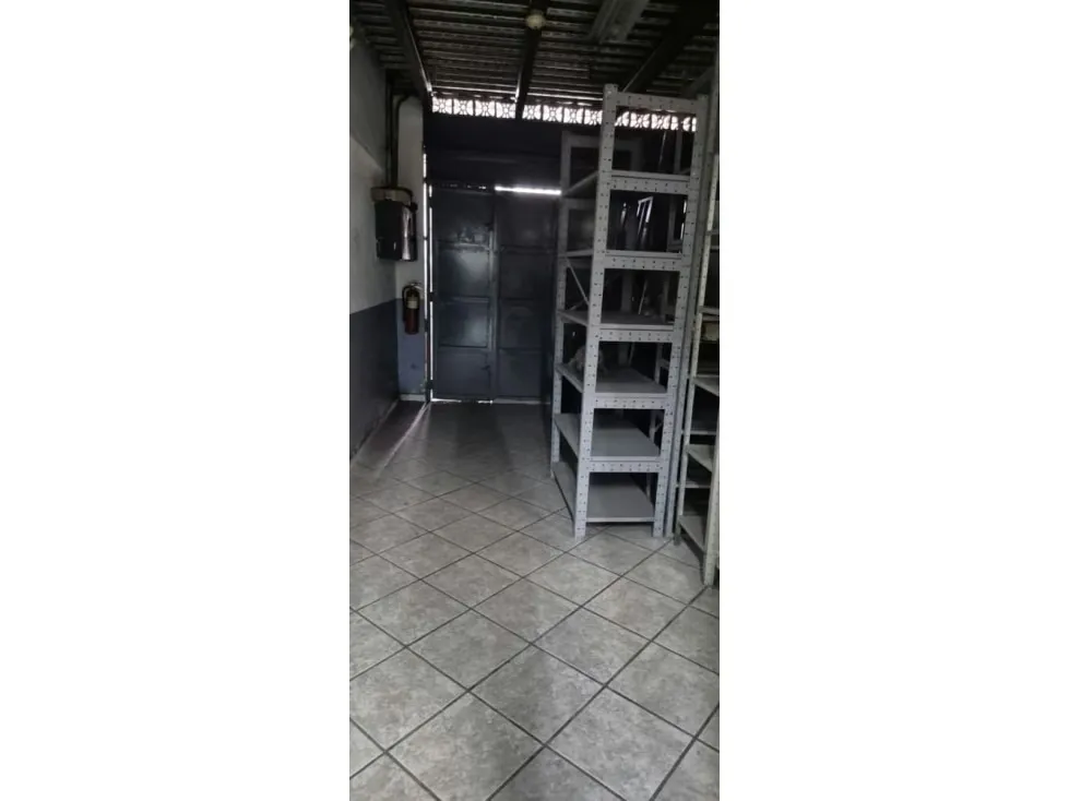 Se vende local comercial 423m2 San Agustín del Norte 6813 - 9